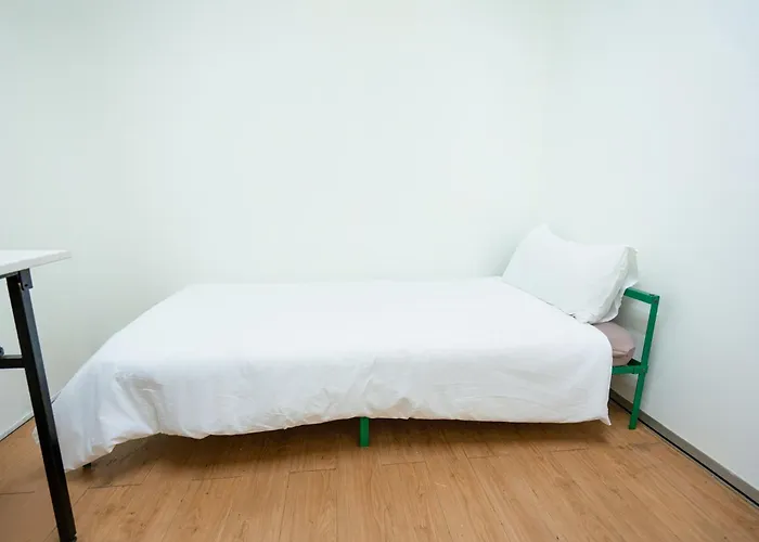 Aimelia Guest House By G Traveler